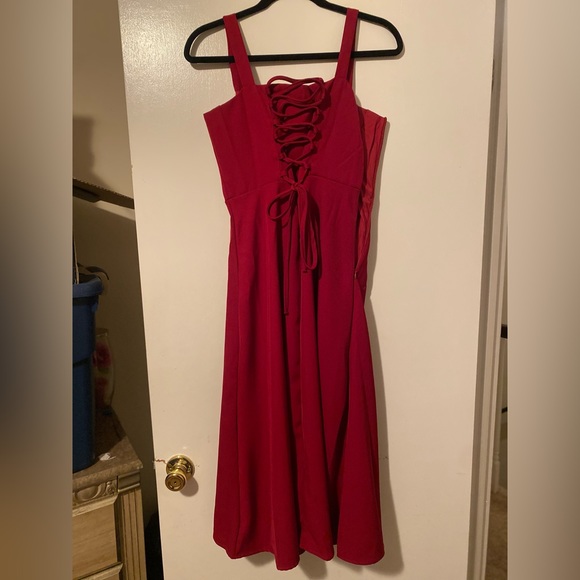 Red Dress - Picture 3 of 3